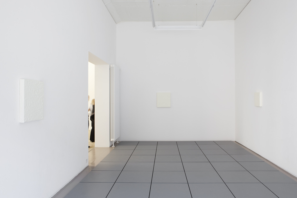 Exhibition view • Tilo Schulz, «Facing the blank...», 2012